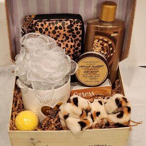 Womens Spa  Basket